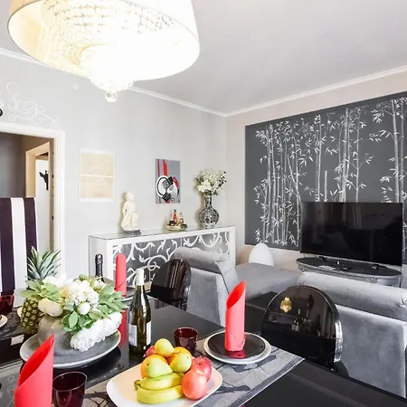 2 Bedroom Cozy Apartment In Gorizia Exterior foto