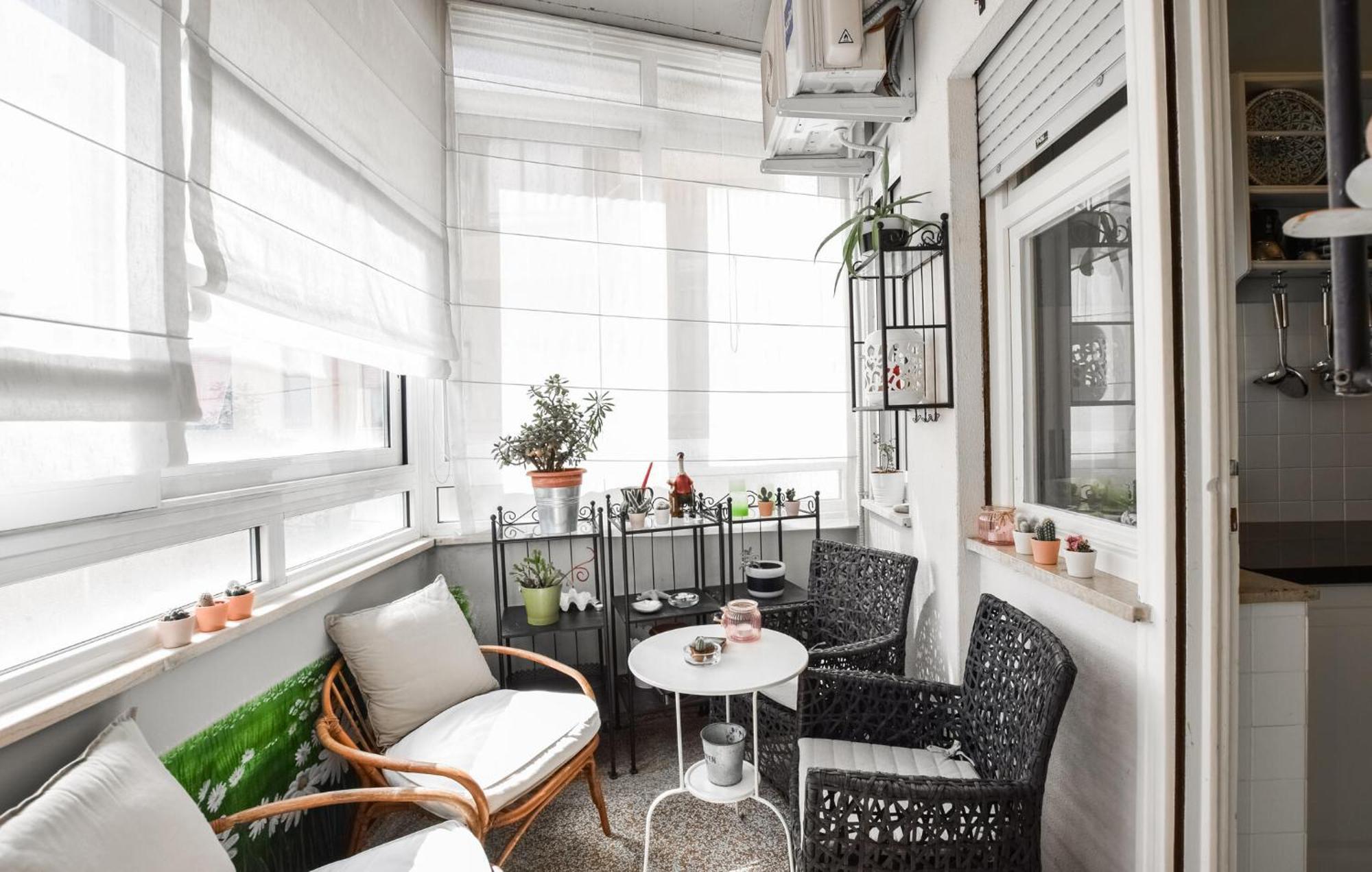 Apartment 2 Bedroom Cozy In *